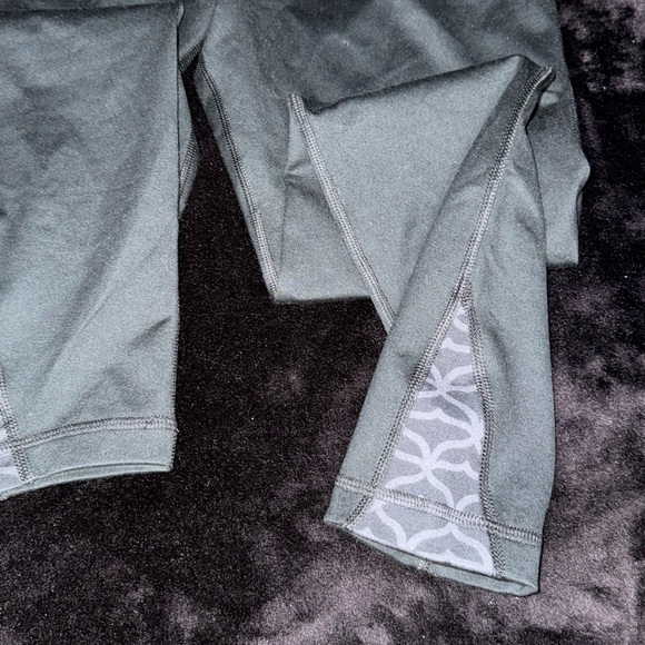 Vineyard Vines Preformance Leggings - Picture 7 of 8